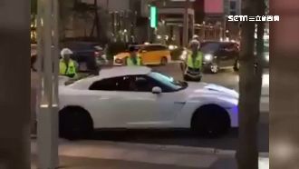 駕東瀛戰神違規　男嗆警：不知道我誰