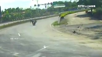 工地繩索飛落釀車禍　騎士遭絞脖重摔