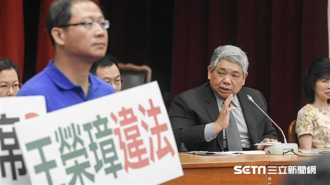 藍綠搶當會議主席　朝野協商無結論