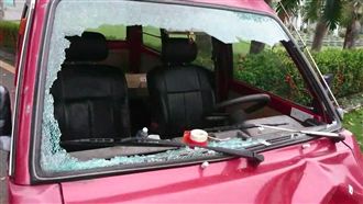 夫駕車撞妻與律師　3人竟皆44歲