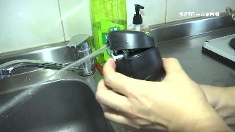 保冷瓶裝熱水開瓶噴濺　童二度燙傷