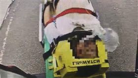  台南地院離婚官司　丈夫洪當興開車狠撞妻子李怡慧、律師黃政雄（圖／翻攝畫面）