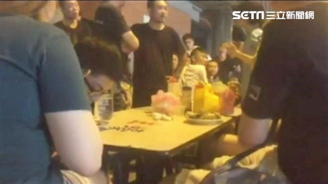 座位擺放糾紛　寧夏夜市攤商多次互告