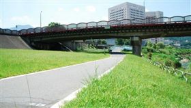 台北,北市,木柵,恆光橋,道南河濱公園,草叢-翻攝自戀戀河濱