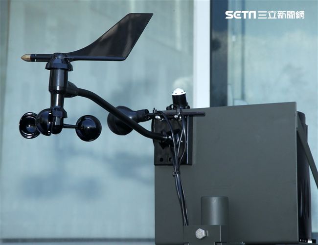 中科院自行研發營區環境監控系統，來保障官兵訓練安全。（記者邱榮吉/攝影）