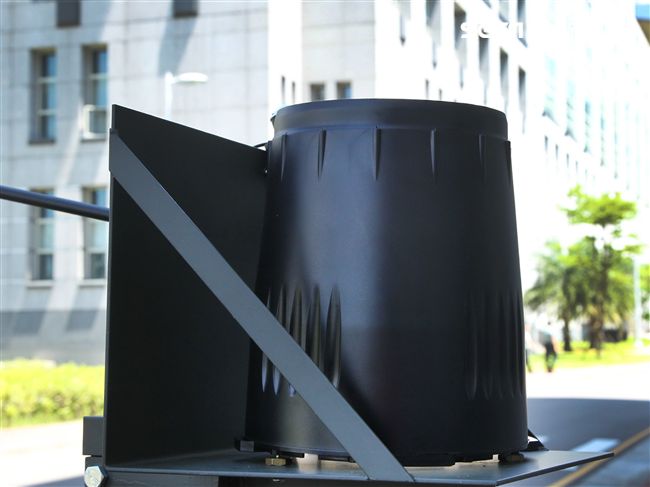 量雨桶。（記者邱榮吉/攝影）