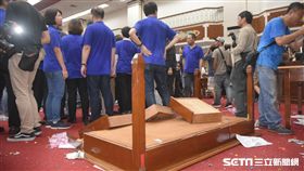 立法院財政委員會19日繼續聯席審查前瞻建設預算案，國民黨立委杯葛（圖／記者林敬旻攝）