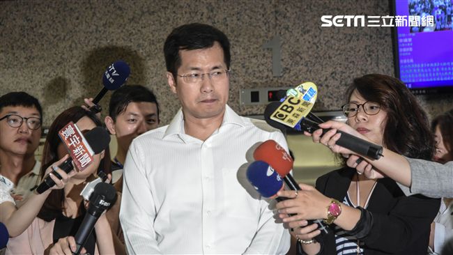 一張照片500萬！跟拍羅致政超好賺