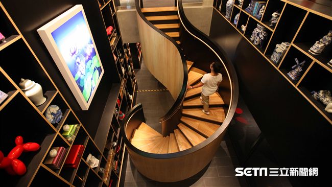 一鍵改變房間心情　世民酒店搶先看