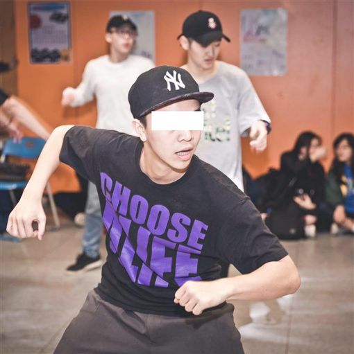 詐保女死後⋯次子臉書竟只關心抽獎文。（圖／翻攝自當事人臉書）