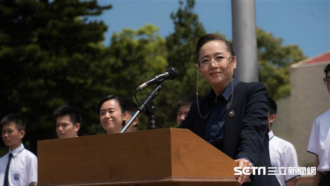 《藍色項圈》恬妞連拍四天中暑急送醫