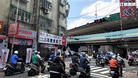 新北市號誌週期最長的路口前十大集中在淡水區，全都超過210秒（楊忠翰攝）