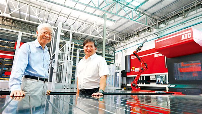 它攻縫隙小單　七年變空巴獨家供應商