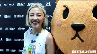 小8開球處女秀　羞喊：球員都好帥喔