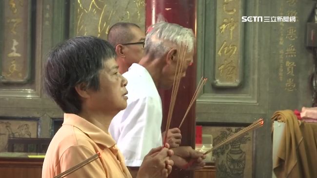 媽自稱神明代言人　月借六萬「佈施」