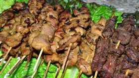 肉串
https://www.flickr.com/photos/lin90201/5892229394/in/photolist-iWQGA6-qKW7MX-kHVWGL-mf2JpZ-fdFqcL-sssXqq-burgZG-9YFdCu-egBEJP-9YCj7e-9YFdvY-bnNEuo-apoSVY-apmaic-zUC6Gc-9MVXwi-axnU93-apoTbC-4G7g1m-e