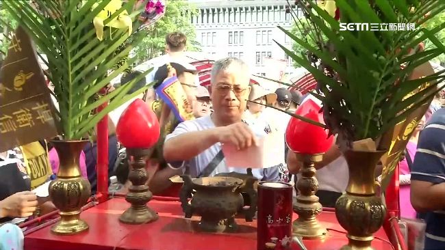 北中南神明齊聚凱道　信徒一次拜足