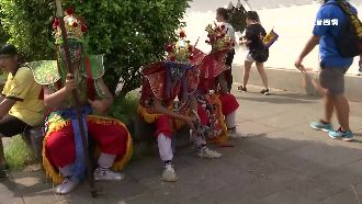 宗教嘉年華「烤」驗　官將首妝都花了