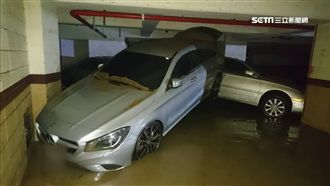 疑保全沒及時關閘門　45台車全泡水