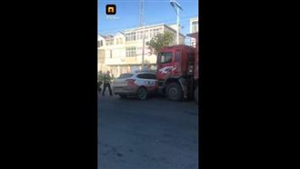 大貨車超載拒盤查　發狂推撞警車逃逸