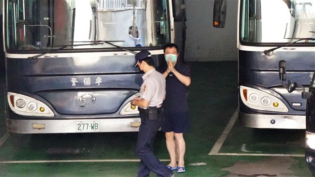 踩藍白拖、戴口罩　北檢首借提蔡正元