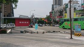 台中,秋紅谷,路牌,朝富路,崩潰,自殺,攔腰,中暑,偷空減料,意外
圖PTT網友chikuo授權