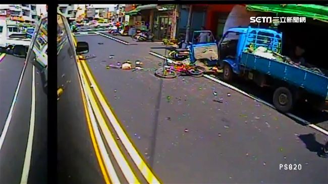 遭貨車連環推撞　單車騎士當場遭夾死