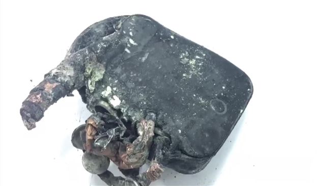 男澡洗一半…床上行動電源充電竟自燃