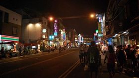 墾丁大街、墾丁、夜市／flickr－Ethan Chan H C
（https://flic.kr/p/7517rb）