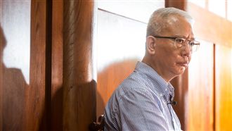 入獄前心情　魏應充寫在這6張字卡上