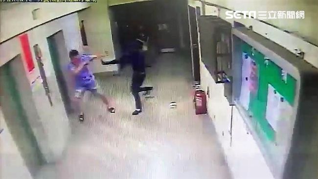 吃宵夜返家遇埋伏　男遭4惡煞打斷手