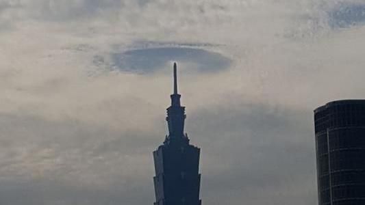 天空被101戳出洞？鄭明典這樣解釋