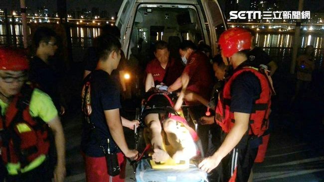 她視訊好友吞藥跳河　警奮勇跳水救人