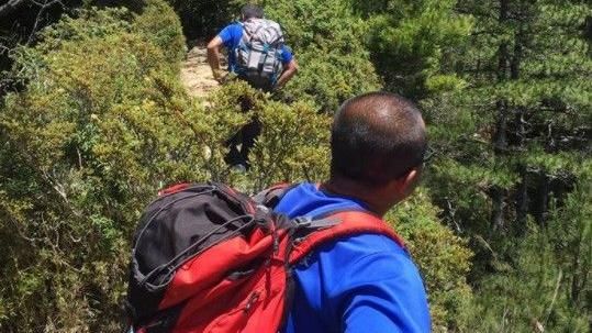 登山客包包掉落山谷　竟找搜救隊協尋