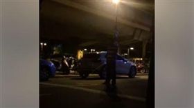 醉漢站馬路上尿尿,石牌_爆料公社