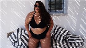 Vogue,比基尼,大尺碼,酸民,網路霸凌,Callie Thorpe,部落客/IG