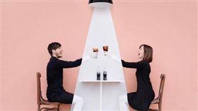  Instagram,賓士,情侶,環遊旅行,拍照,西班牙,網紅,Neflix（圖／翻攝自anniset Instagram） 
https://www.instagram.com/p/BTM1xhQBGuW/?taken-by=anniset