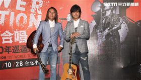 動力火車20周年「跟動力合唱」台北小巨蛋記者會，現場演唱經典歌曲，還透露演唱會的驚喜。（記者邱榮吉/攝影）