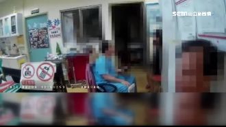 醉男大鬧急診室！見警秀手銬立刻求饒