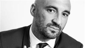 007系列的新片預計2019年11月8日上映，至於導演人選，米高梅（MGM）和Eon製片公司，則屬意由在法國出生、英國長大的導演楊迪曼格（Yann Demange）執導-圖／翻攝自Yann Demange IG