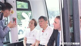 台北市長柯文哲27日上午出席市政府所舉辦「自動駕駛小巴實驗解密ing」記者會　北市府提供
