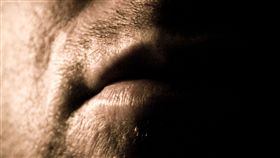 嘴巴 說錯話
圖／攝影者Will Keightley, Flick
https://flic.kr/p/2miMSdr CC License