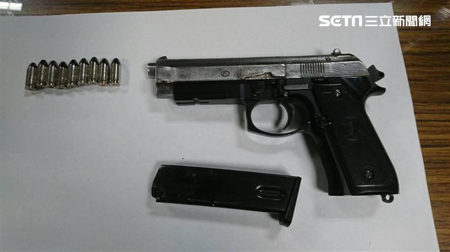 警率隊進公寓搜索　他仍睡到磨牙打呼