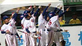U12世界盃中華隊首戰就掃出8安，含兩支全壘打，抱回勝利。（圖／棒協提供）