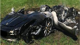 法拉利,車禍,超跑,跑車,自撞,Ferrari 430 Scuderia,英國　圖／翻攝自臉書
