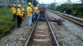 台鐵莒光號善化站脫軌(圖/翻攝畫面)