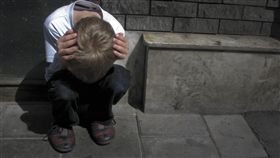 男童 難過 男孩 男生
https://www.flickr.com/photos/tjook/5111553020/in/photolist-8MG3Cu-dBLX8s-VVYcLb-Vf327S-cKYkpE-5KxrwL-VA6ddQ-ch5vH-8fwvFX-V4eBQ4-qw8Bp-7ggjCR-4qgbHB-dYye4K-ThKCrH-6qep3M-nkyjjr-7kNcQE-VtBB