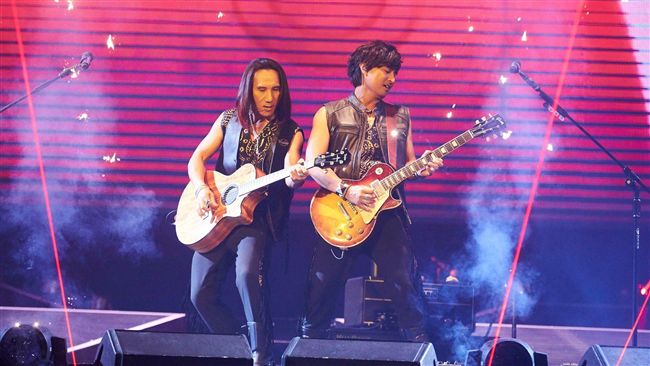 粉絲不畏風雨　動力火車演唱會開紅盤