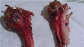 雞腿,沒熟,血 圖／翻攝自虎尾人(讚)出來臉書
