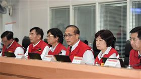 行政院長林全視察「尼莎暨海棠颱風中央災害應變中心」。（行政院提供）